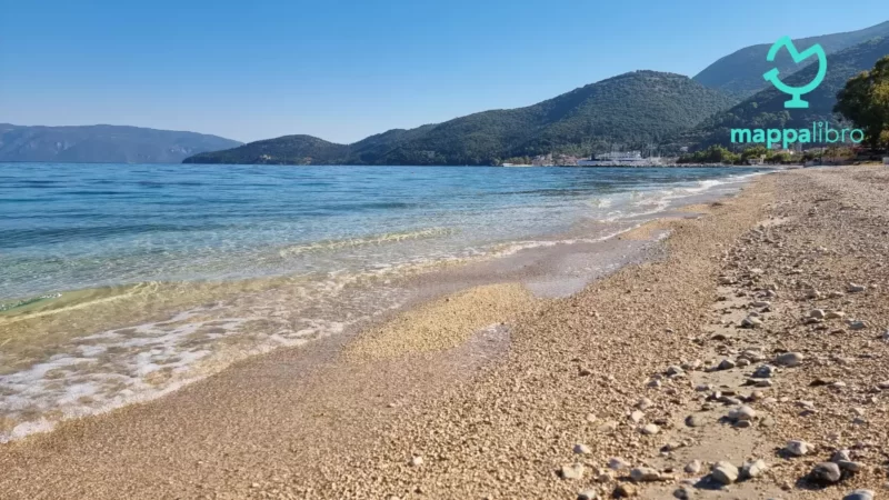 Karavomilos Beach spiaggia di Cefalonia nella zona tra Agia Efimia e Sami