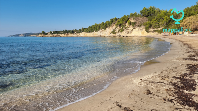 Trapezaki beach, spiaggia di Cefalonia nella zona di Livathos